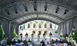 (De gauche à droite) Le Premier ministre égyptien Mostafa Madbouly, le président sénégalais Macky Sall, le président des Comores Azali Assoumani, le président ukrainien Volodymyr Zelensky, le président sud-africain Cyril Ramaphosa et le président zambien Hakainde Hichilema lors d'une conférence de presse  à Kiev, le 16 juin 2023