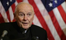 Le cardinal Theodore McCarrick, archevêque émérite de Washington,   photographié le 8 décembre 2015, a été défroqué par le pape et redevient M. Theodore McCarrick.