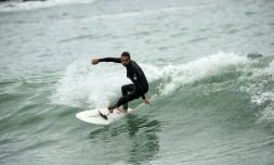 Le surfeur Eric Dargent, le 18 septembre 2016 à Saint-Jean-de-Luz