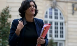La ministre du Travail Myriam El Khomri arrive à l'HÎtel Matignon à Paris, le 18 février 2016