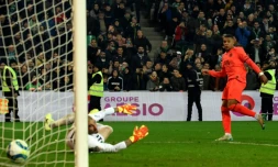 Kylian Mbappé inscrit son 2e but personnel dans la large victoire du PSG à Saint-Etienne, le 15 décembre 2019