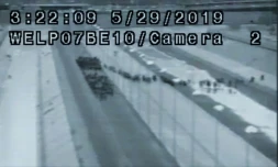 Image tirée d'une vidéo de la police américaine aux frontiÚres et postée sur Twitter par le président Donald Trump montre un groupe de migrants traversant la frontiÚre avec le Mexique, le 29 mai 2019