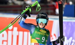 La Néo-Zélandaise Alice Robinson exulte dans l'aire d'arrivée après sa victoire au géant de Sölden en Autriche, le 26 octobre 2019