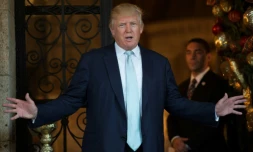 Le président américain élu Donald Trump le 28 décembre 2016 à Palm Beach, Floride