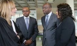 Les enfants de Jonas Savimbi, Cheya, Alleluia et Helena, avec leur avocate Carole Enfert, le 3 février 2016 au tribunal à Paris