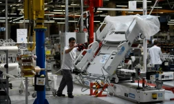 Usine de fabrication de lits médicalisés à Pluvigner, le 31 mars 2020