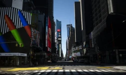Le célèbre Times Square de New York dépeuplé, le 11 avril 2020