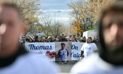 Marche blanche en mémoire de Thomas, le 22 novembre 2023 à Romans-sur-IsÚre, quelques jours aprÚs sa mort