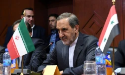 Ali Akbar Velayati, conseiller du Guide suprĂȘme iranien, le 7 novembre 2017 lors d'un dĂ©placement Ă Alep, dans le nord de la Syrie