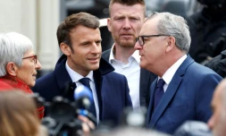 Emmanuel Macron et Richard Ferrand, alors président de l'Assemblée nationale, à Spézet (Finistère), le 5 avril 2022