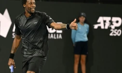 La joie du Français Gaël Monfils, qualifié pour la finale du tournoi ATP 250 d'Adélaïde, après sa victoire en demi finale, 7-5, 6-0, face à l'Australien Thanasi Kokkinakis, le 8 janvier 2022