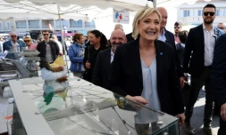 Marine Le Pen en campagne le 16 mars 2017 à Six-Fours-les-Plages