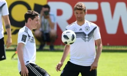 L'attaquand Allemand Thomas Muller (à dr.) pendant une séance d'entraînement en Italie, le 1er juin 2018 avant le début du Mondial de Russie 