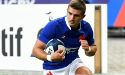 Le joueur du XV de France Thomas Ramos aprÚs avoir inscrit un essai lors de la victoire sur l'Italie 47-19 au Stade de France en match de préparation au Mondial le 30 août 2019