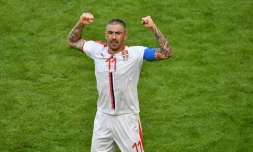 Le capitaine serbe Aleksandar Kolarov après son but sur coup franc face au Costa Rica lors du Mondial, le 17 juin 2018 à Samara en Russie
