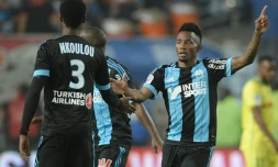 Le milieu de terrain de l'OM  Georges-Kévin Nkoudou (d), buteur contre Nantes en Ligue 1, le 1er novembre 2015 à la Beaujoire