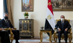 Le secrétaire d'Etat américain Antony Blinken (g) rencontre le président égyptien Abdel Fattah al-Sissi au palais présidentiel, le 26 mai 2021 au Caire