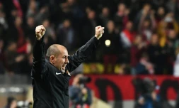 L'entraîneur de Monaco Leonardo en liesse après la victoire contre Manchester City en Ligue des champions au stade Louis II, le 15 mars 2017