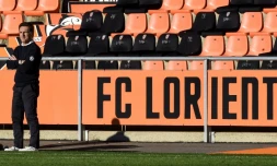 L'entraîneur de Lorient, Christophe Pélissier, lors du match de Ligue 1 à domicile contre Montpellier, le 29 novembre 2020