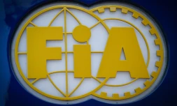 Le logo de la Fédération internationale de l'automobile (FIA) photographié sur le circuit Paul-Ricard du Castellet le 20 juin 2019.