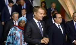 La présidente de l'Union Africaine, Nkosazana Dlamini-Zuma, le président du Conseil européen, Donald Tusk, et le président français François Hollande, lors du sommet européen sur la crise migratoire le 11 novembre 2015 à La Valette