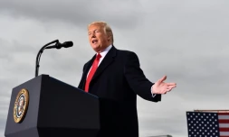 Le président des Etats-Unis Donald Trump a fait de l'immigration le coeur de sa campagne pour les élections de mi-mandat, comme ici lors d'un meeting à Huntington (Virginie Occidentale), le 2 novembre 2018.