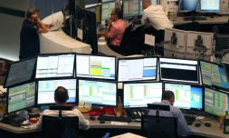 Envol des marchés boursiers lundi aprÚs la décision de la Chine de ne pas déprecier sa monnaie