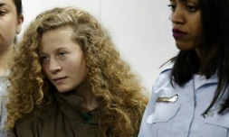 L'adolescente palestinienne Ahed Tamimi devant la cour militaire dans la prison israélienne d'Ofer le 28 décembre 2017