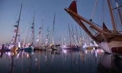 Le 2 novembre 2016 aux Sables-d'Olonne, les monocoques du 8e Vendée Globe qui patiront pour un tour du monde dimanche 6 novembre à 13h02