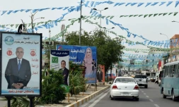 Affiches électorales pour les législatives dans une rue de Kirkouk, dans le nord de l'Irak, le 8 mais 2018