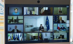 La visio-conférence du sommet européen, vu depuis le palais de l'Elysée à Paris, le 26 mars 2020