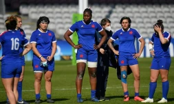 Les Françaises déçues aprÚs leur défaite en finale du Tournoi des six Nations face aux Anglaises, à Twickenham, le 24 avril 2021