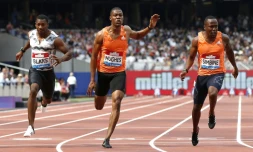 Le Britannique  Zharnel Hughes (c) sur 100 m à Londres, le 21 juillet 2018