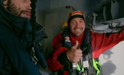 Vendée Globe : Kevin Escoffier récupéré par le Nivôse et en route pour La Réunion