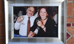 Anoosheh Ashoori (à gauche) et sa femme Sherry Izadi, sur une photo de famille non datée 