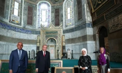 Le président turc Recep Tayyip Erdogan dans l'ex-basilique Sainte-Sophie, convrtie en mosquée, le 23 juillet 2020 à Istanbul