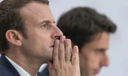 Le président Emmanuel Macron (g) lors de la conférence de presse avant la présentation de la candidature de Paris à l'organisation des JO-2024, le 11 juillet 2017 à Lausanne