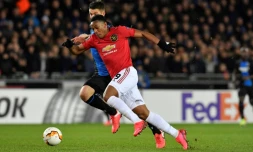 L'attaquant de Manchester United Anthony Martial marqué par le défenseur de Bruges Brandon Mechele en Ligue Europa, le 20 février 2020 à Bruges