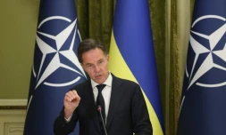 Le nouveau secrétaire général de l'Otan, Mark Rutte, s'exprime lors d'une conférence de presse aprÚs avoir rencontré le président ukrainien Volodymyr Zelensky, le 3 octobre 2024 à Kiev