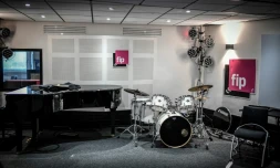 Un studio d'enregistrement de FIP à la Maison de la Radio à Paris, le 21 décembre 2020