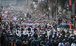 Des dizaines de milliers de manifestants contre la France, à Dacca, au Bangladesh, le 27 octobre 2020