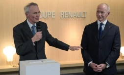 Le président de Renault Jean-Dominique Senard et son directeur général Thierry Bolloré à Boulogne-Billancourt au siège du groupe le 24 janvier 2019