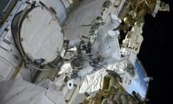 Thomas Pesquet lors d'une sortie orbitale le 13 janvier 2015 à l'extérieur de la Station spatiale internationale (ISS)