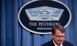 Le secrétaire américain à la Défense Ashton Carter, lors d'une conférence de presse au Pentagone, à Washington le 25 juillet 2016