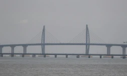 Vue générale du pont reliant Hong Kong, Macao et la Chine continentale à Zhuhai (Chine) le 22 octobre 2018