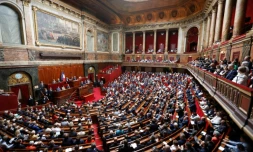 Le président français Emmanuel Macron s'adresse aux parlementaires de l'Assemblée nationale et du Sénat, réunis en Congrès à Versailles, le 9 juillet 2018
