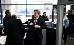 Le leader de la France insoumise Jean-Luc Mélenchon arrive le 9 décembre 2019 au tribunal correctionnel de Bobigny