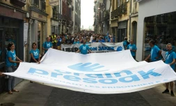 Des manifestants à Bayonne, dans le sud-ouest de la France, le 11 juin 2022, pour demander le transfert des prisonniers de l'ETA vers des prisons proches de leur domicile