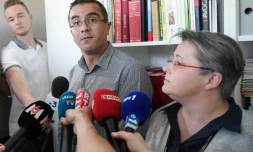 Les avocats de la famille Musenga, Mohamed Aachour et Nicole Radius, lors d'une conférence de presse le 9 mai 2018