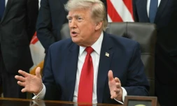 Le président américain Donald Trump parle à la presse dans le Bureau ovale de la Maison Blanche, à Washington, le 13 juillet 2026
